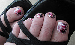 blue swirl nails